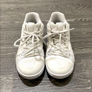 Kyrie 5 Basketball Shoes🏀🏀